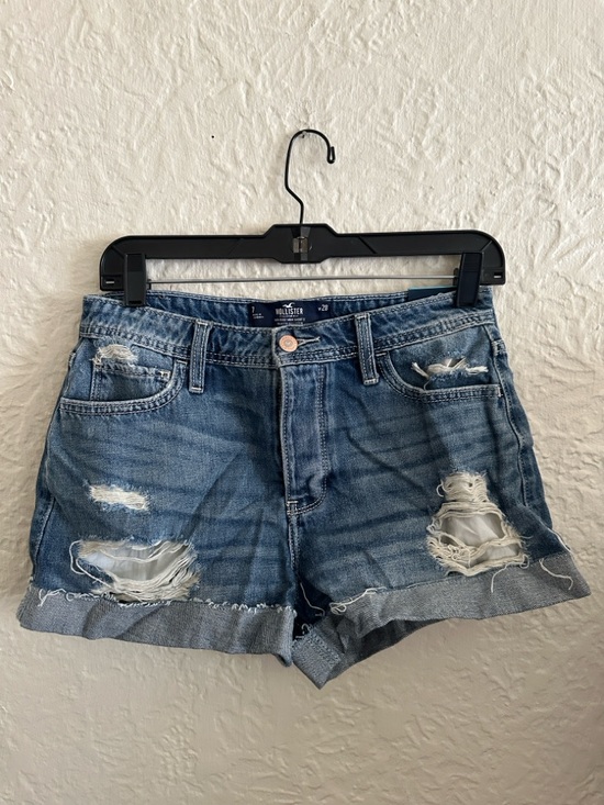 Hollister Pants - Hollister High Rise Mom Shorts 3” NWT Medium Wash Distressed Cuffed 7